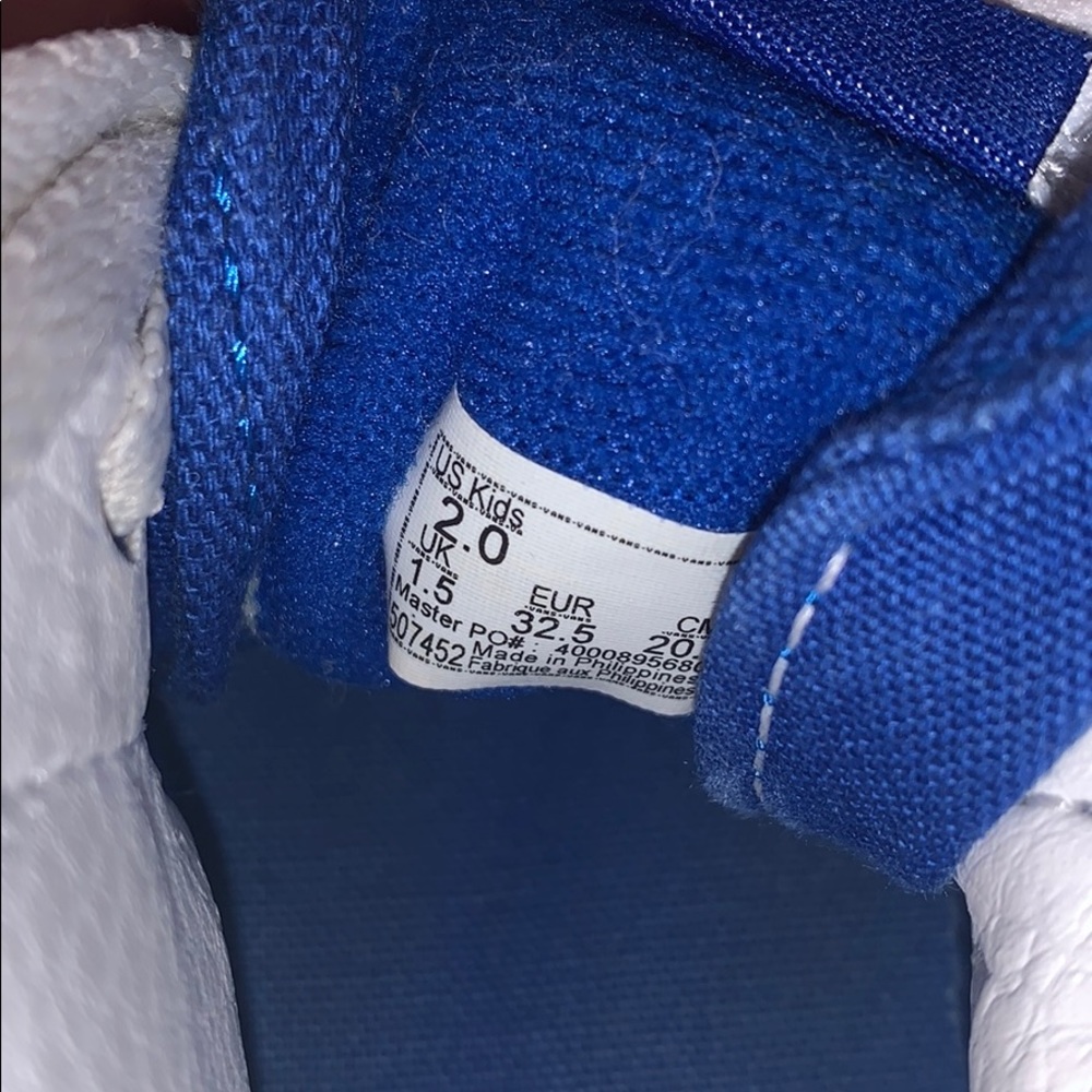 Vans - Picture 3 of 4